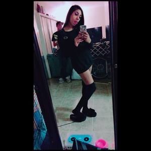 Meet your Posher, Adrianna